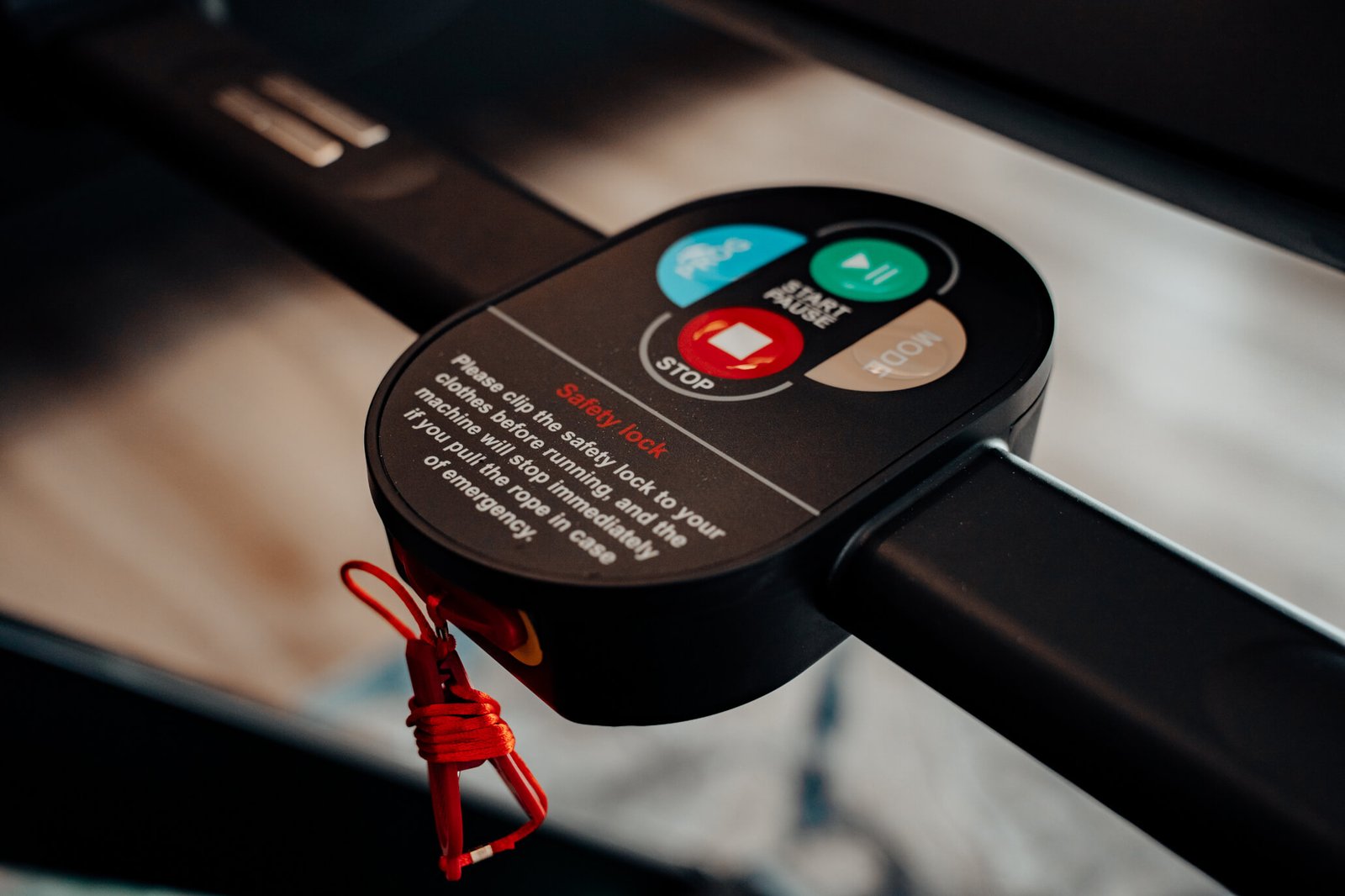 Evolve Treadmill with 23.8'' TFT Console (300-TFT)